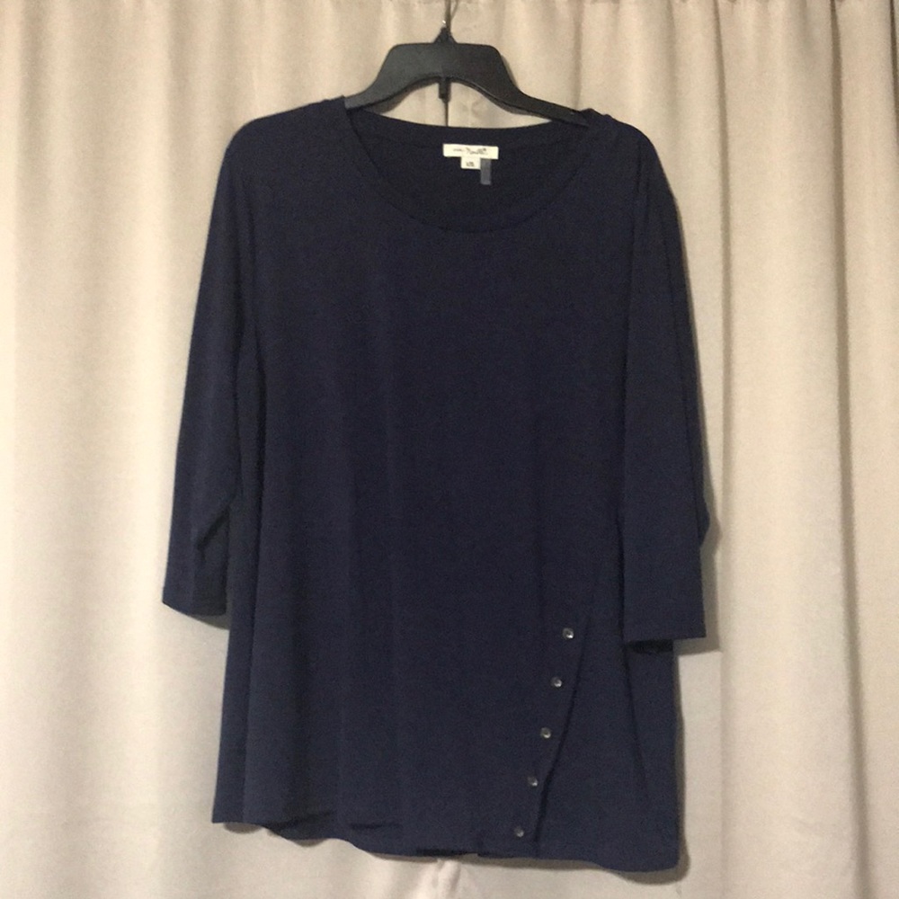 Great top for work with a para leggings